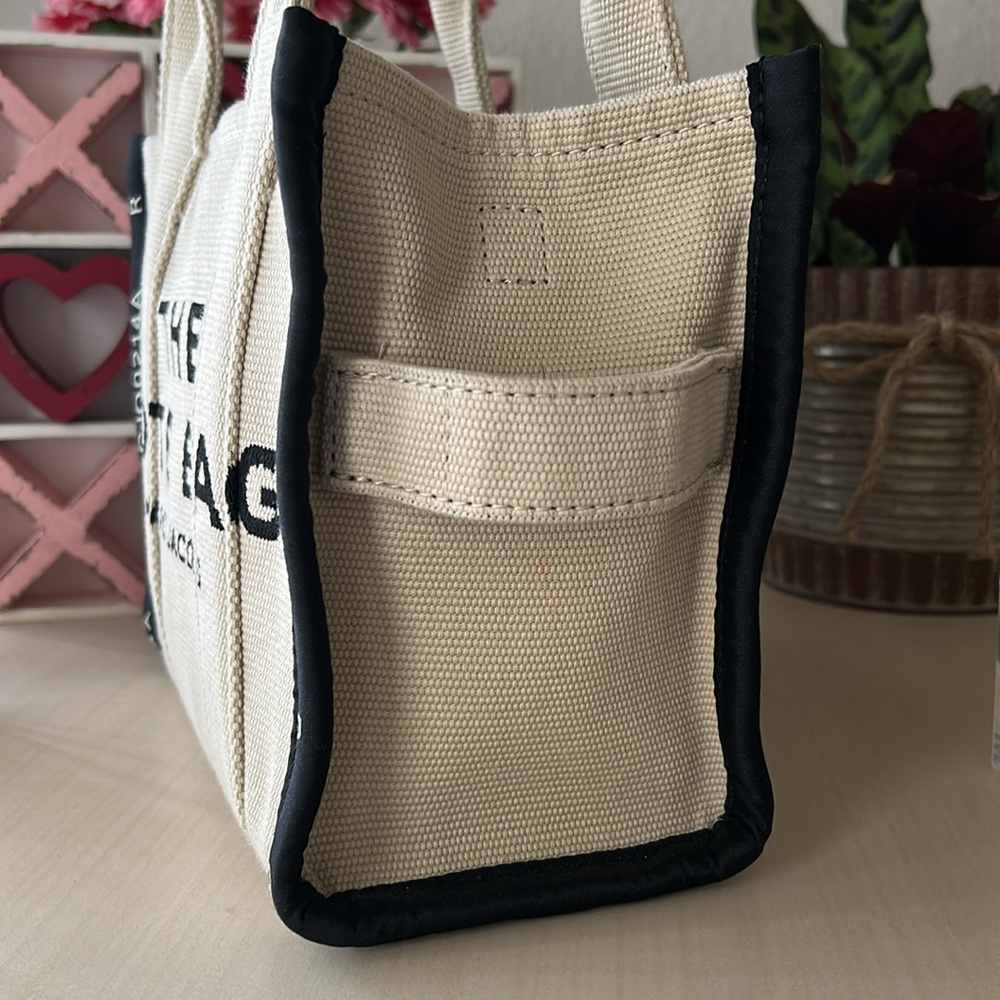 Marc Jacobs The Tote Bag - Small - Picture 4 of 16